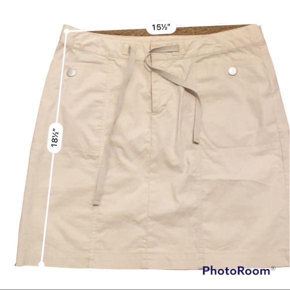 Eddie Bauer khaki skirt with drawstring and front patch pockets - Picture 5 of 10
